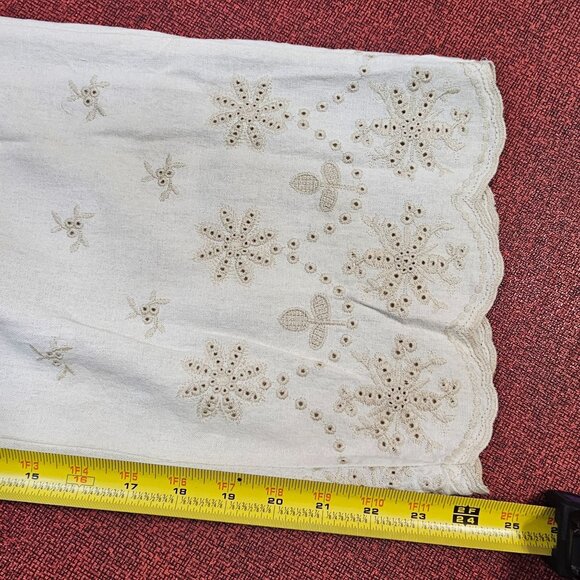 Tahari Linen Blend Embroidered Wide Leg Pants S Cream Scalloped Cropped Coastal - Picture 8 of 10